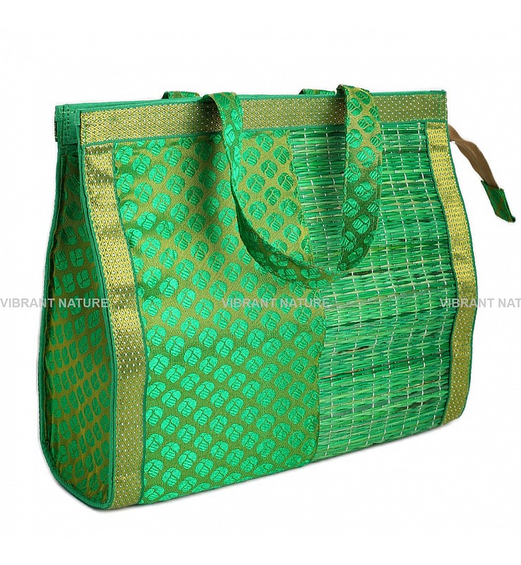 Kora Grass and Brocade Thamboolam Gift Bag | Shipping across the Globe