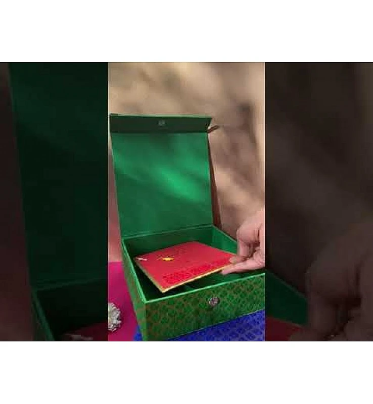 Banaras Square Magnet Gift Box