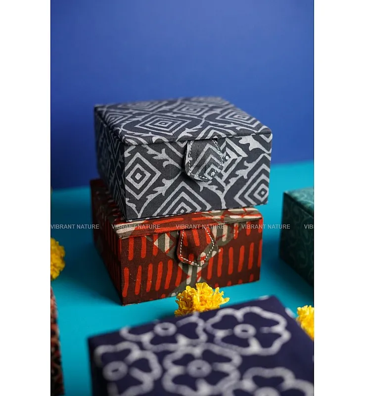 Printed Fabric Square Magnetic Gift Box