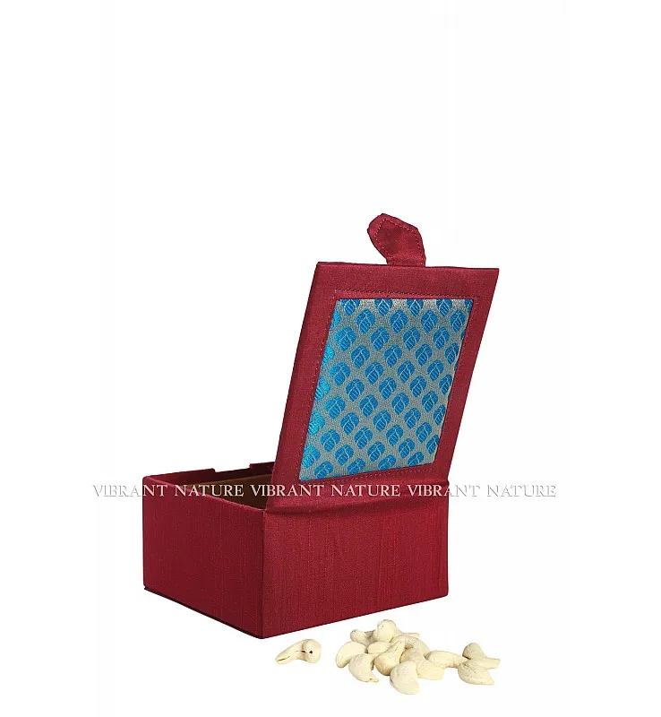 Silk Cotton with Banaras Square Magnetic Gift Box